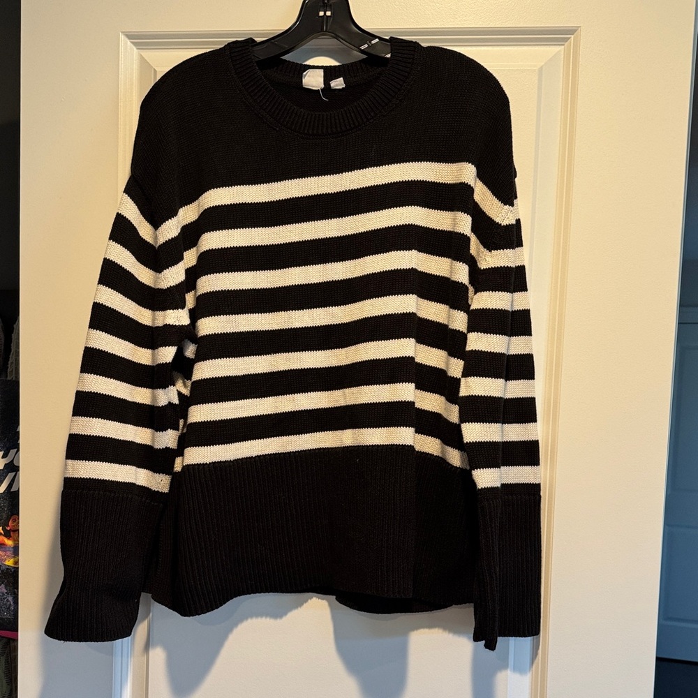 GAP Black and White Striped Crew Neck Sweater